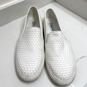 Steve Madden slip on shoes. Size 8.5